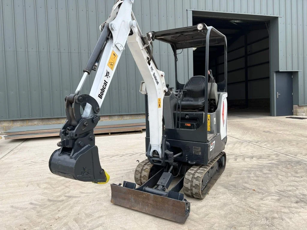 a1 BOBCAT E17 + 3 LÖCHER – 1,7-Tonnen-Minibagger – Bild 1