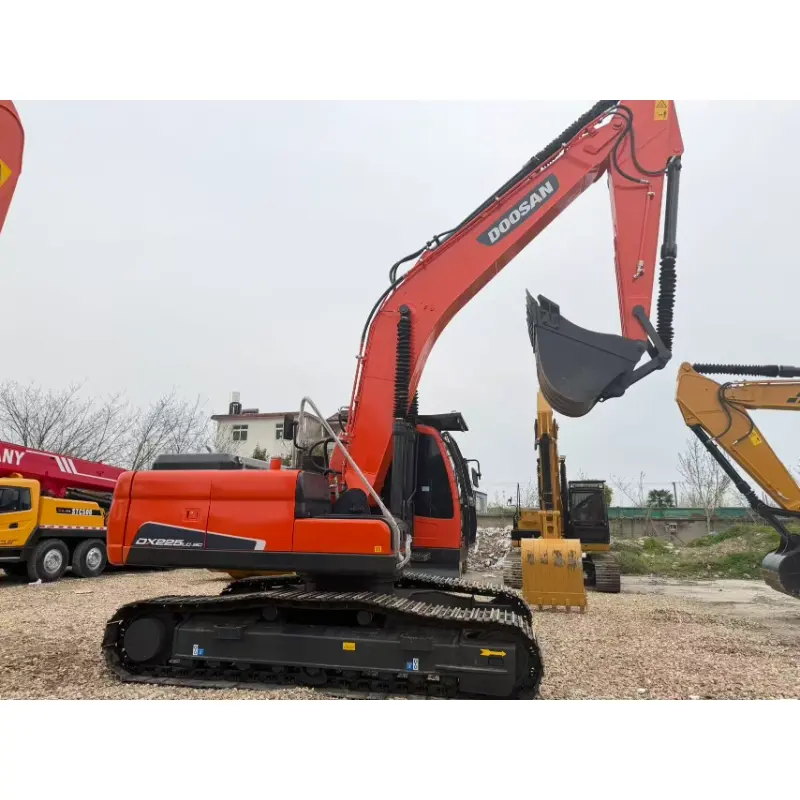 g1 Gebrauchter Doosan DX225LC-9C Bagger zu verkaufen – Bild 1