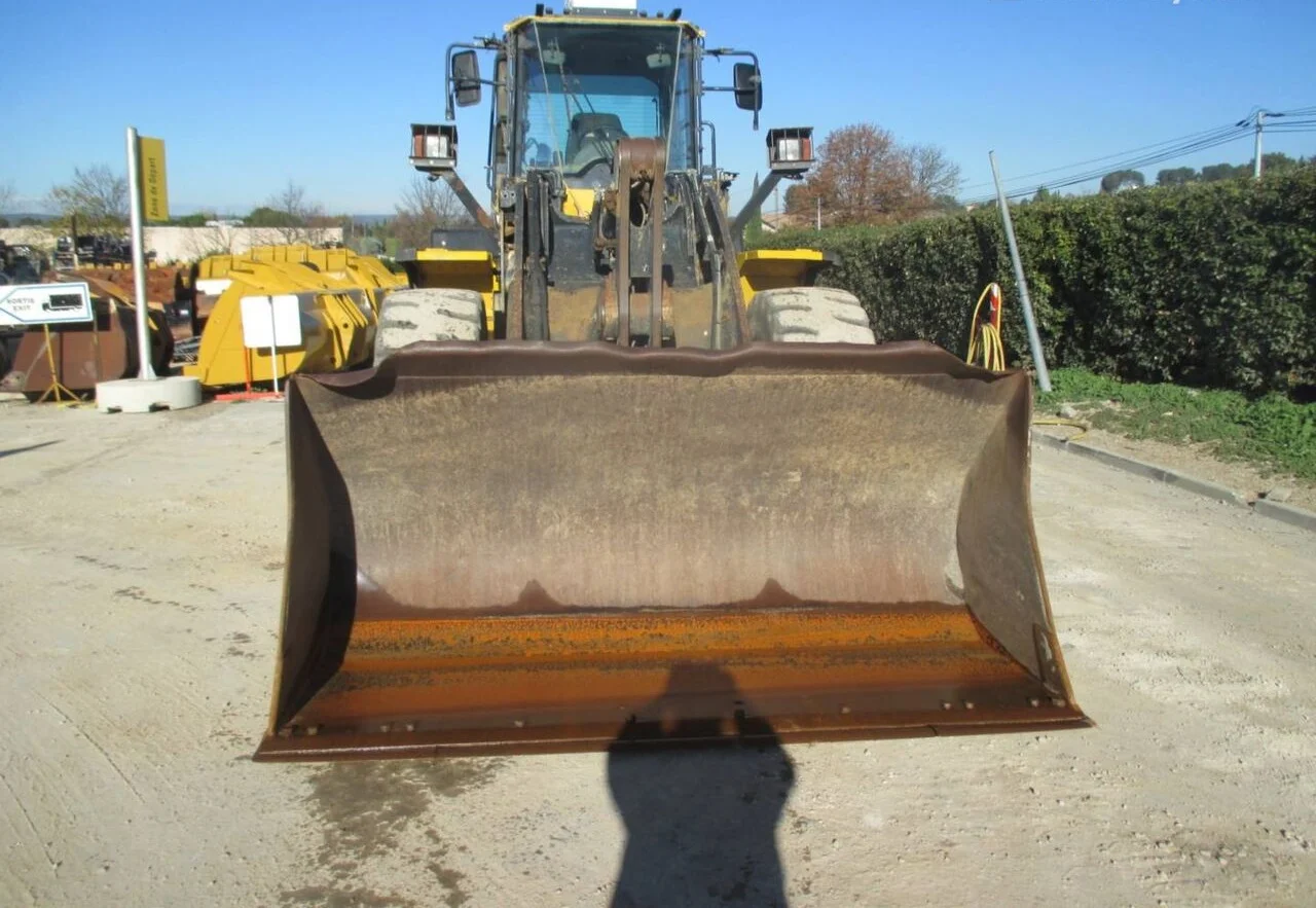 y1 2011 KOMATSU WA 320 – Bild 1