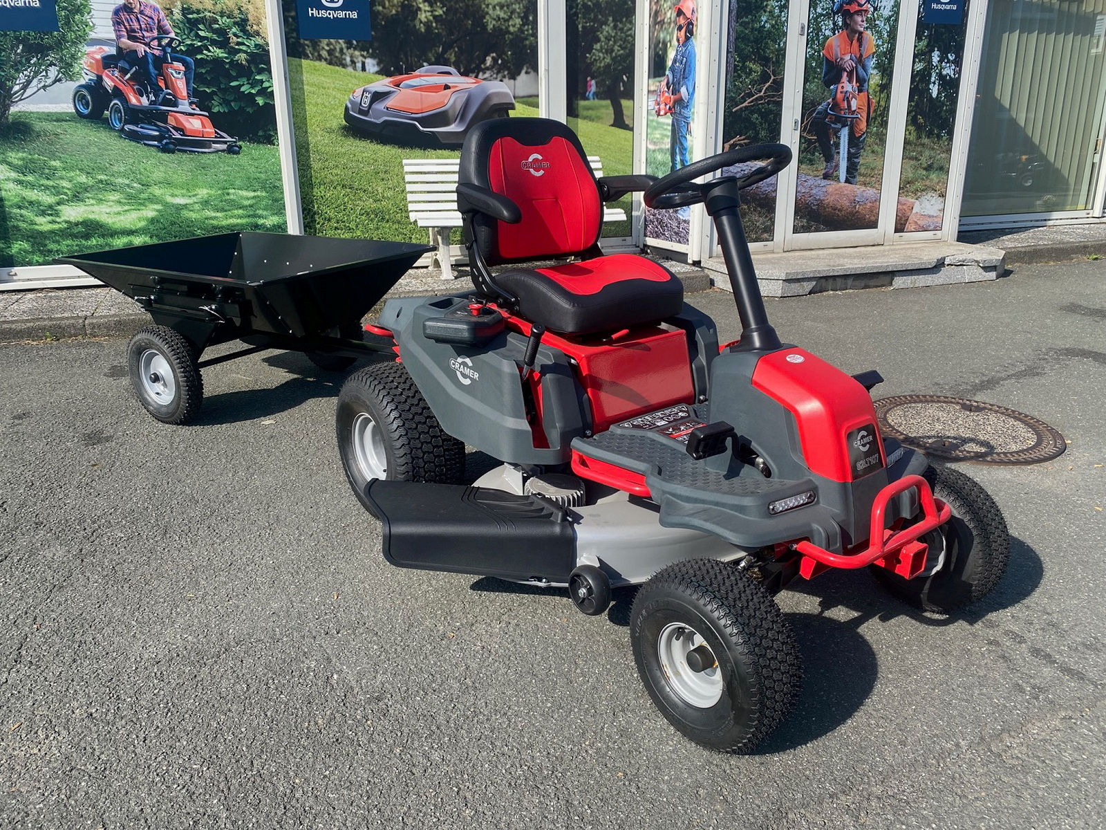 Cramer 82LT107 Aufsitzmäher inkl. 4x Akku und 3 Seitenkipper TR100
